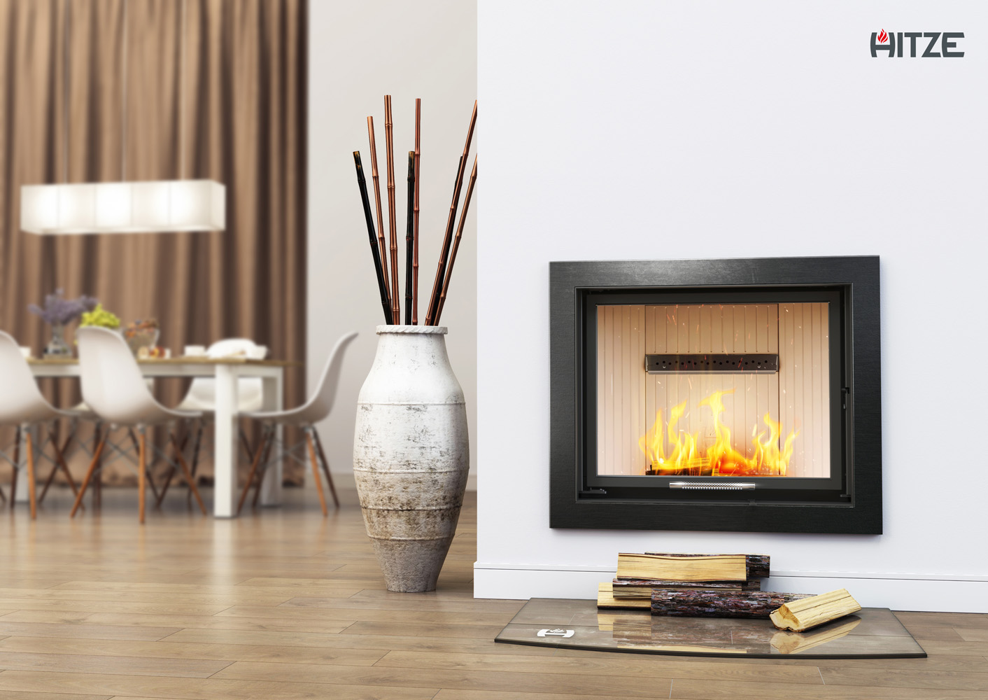 Insatskamin med hisslucka HITZE Albero 16 kW installerad i modernt vardagsrum med glasfront och vedeldad kamininsats